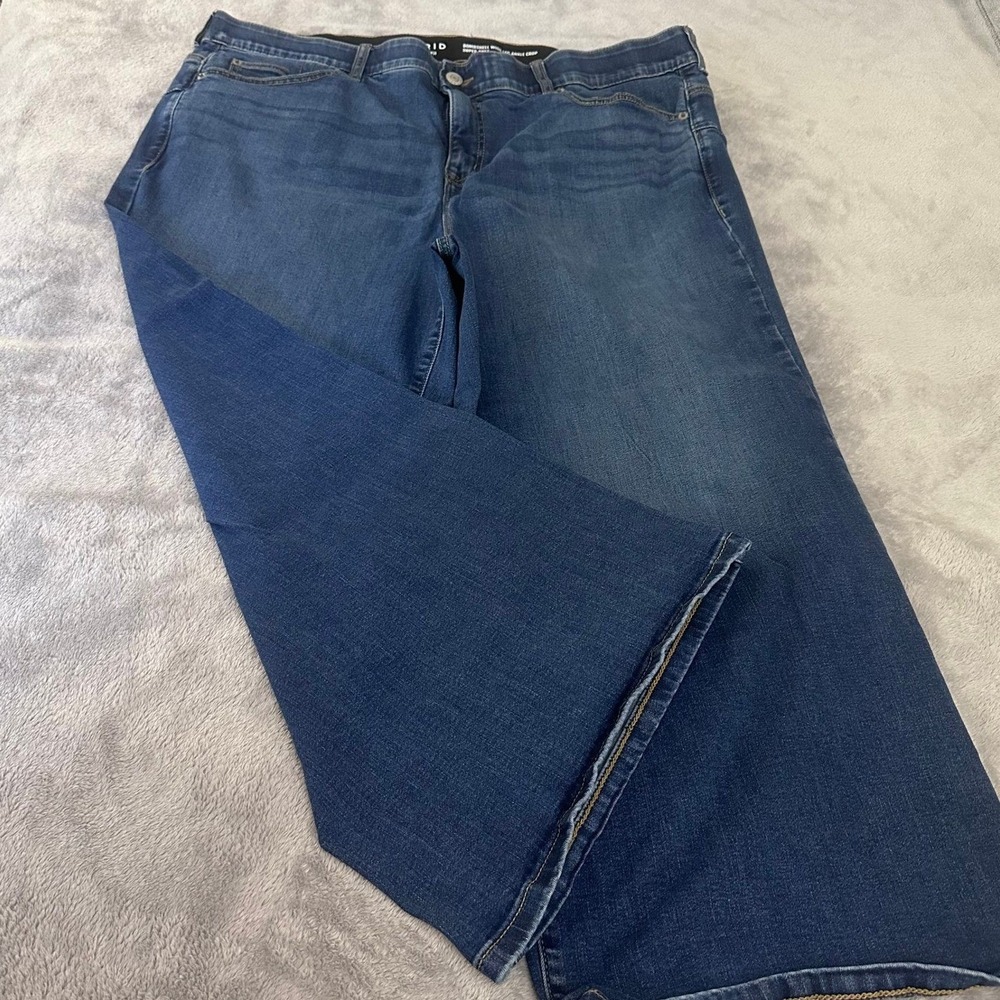 Torrid Women's Jean Size 22 Bombshell Wide Leg Ankle Crop Plus size curves